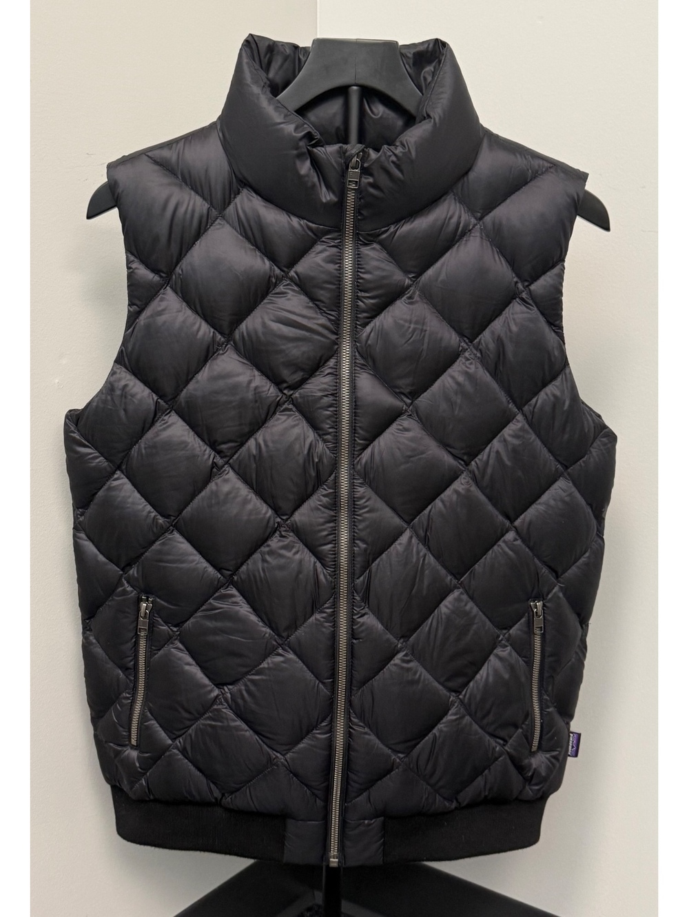 Patagonia Women's Size Large Black Quilted Prow Bomber Full Zip Puffer Vest